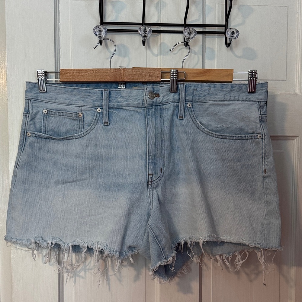Madewell Relaxed Denim Light Wash Blue Shorts Raw Hem Size 16W